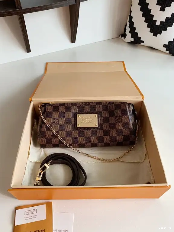 VUITTON EVA LOUIS 0412